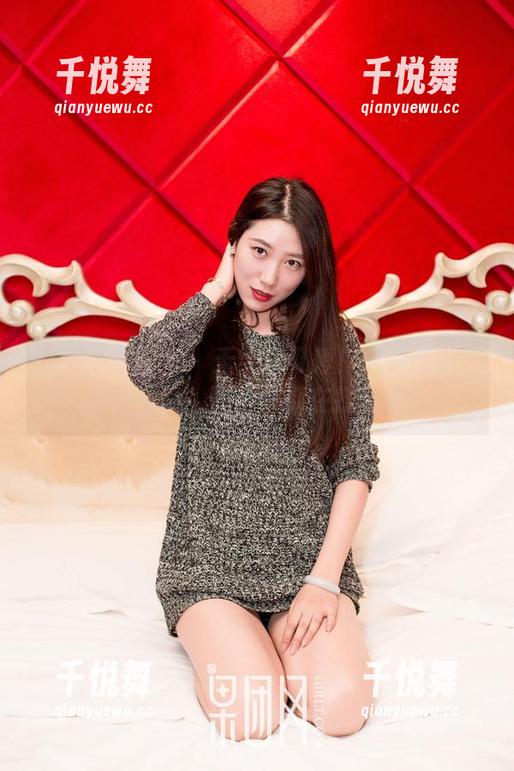 GIRLT果团网 - 无奈也可爱！周大萌的连体衣合集，图片中都在打趣你！