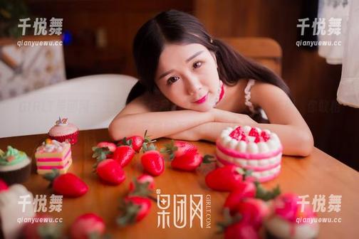 GIRLT果团网 - 王婉悠在作品集里为透明定义了新乐趣，你敢相信？豆腐脑不如这透明！