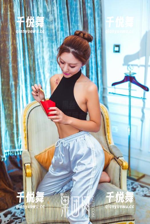 GIRLT果团网-莫雅淇 GIRLT果团网 - 黑丝中的莫雅淇:原图一开,我连眼睛都舍不得眨