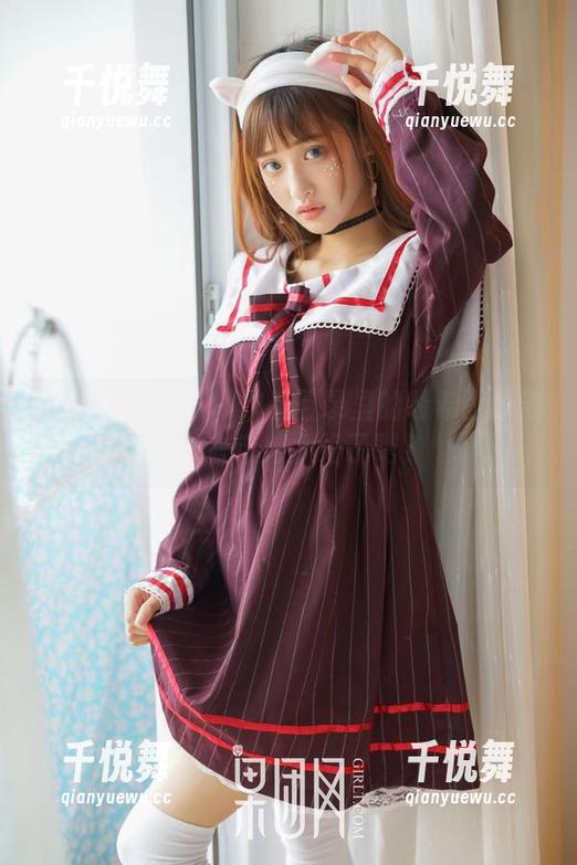 GIRLT果团网-裴希西 GIRLT果团网 - 作品目录里的裴希西泳池,泳衣选得太好了吧?