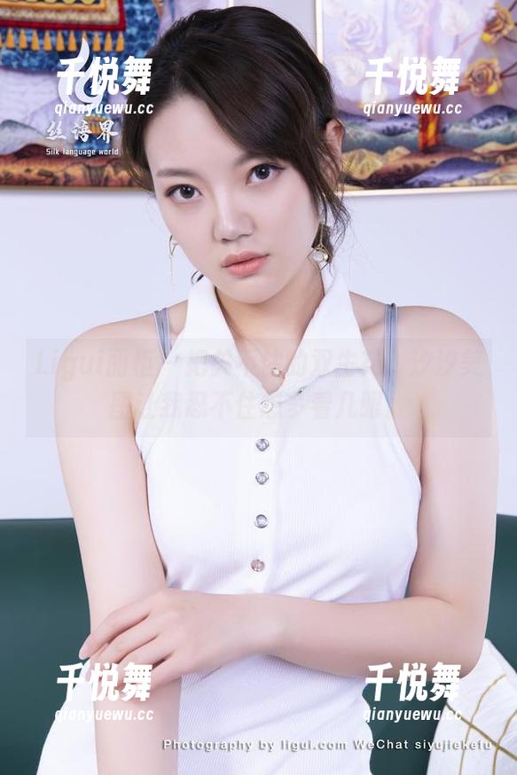 Ligui丽柜-汐汐 Ligui丽柜 - 把关不住的双生花:汐汐美图让我忍不住想多看几眼。