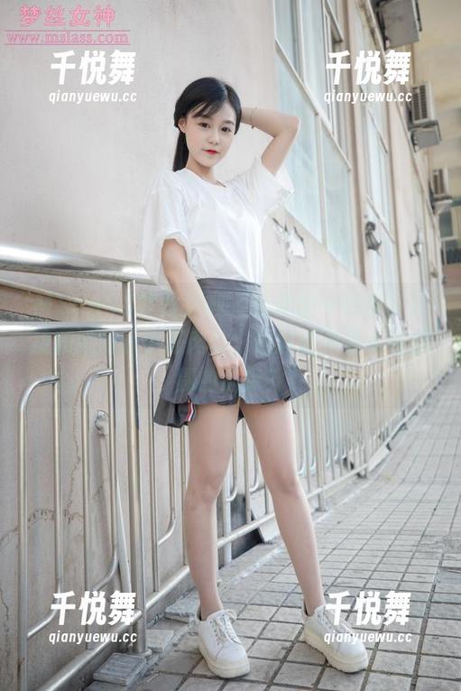 MSLASS梦丝女神-凌凌 MSLASS梦丝女神 - 在美图中相遇,凌凌和她的水手服肉丝,谁敢说不是无可挑剔的选择?