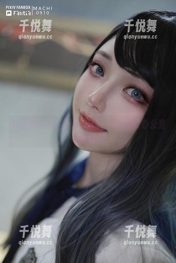 Machi马吉 落在键盘上的光影:Machi马吉的办公室写真图册