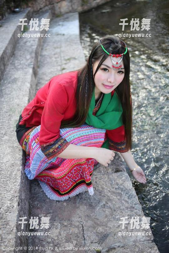 MyGirl美媛馆 - K8傲娇萌萌Vivian穿上职业装，就像两种人格的共舞，给个原图让你猜猜