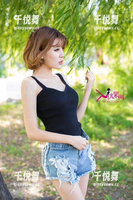 UGirls尤果网-娜依灵儿 UGirls尤果网 - 在娜依灵儿的婚纱资源里,找寻到的不止是布料,还有那种“老公快来娶我”的神情
