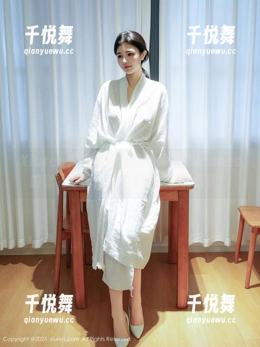 Xiuren秀人网 - 随意翻阅卓君Jeanes的套装写真，发现了隐藏的资源店！