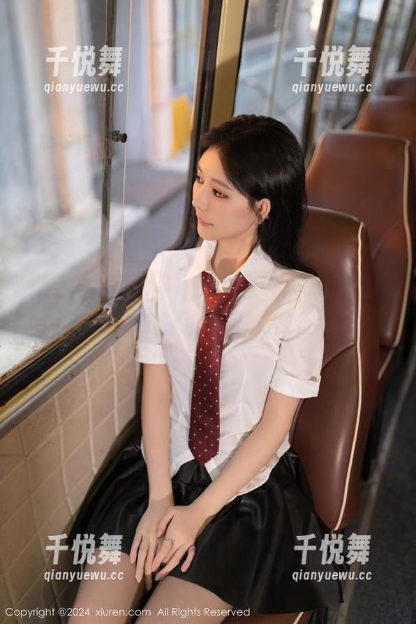 Xiuren秀人网-小蛮妖_honey Xiuren秀人网 - 套图合集:小蛮妖_honey的秘密武器,没想到她居然会这样!