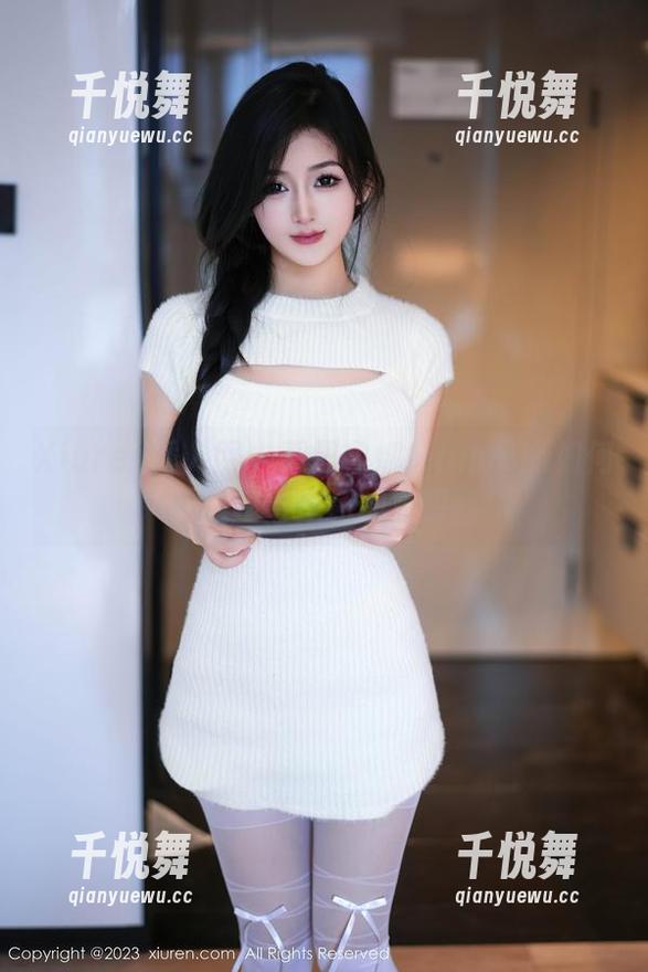 Xiuren秀人网 - 看玛鲁娜Manuela如何用灰丝给作品加点调调