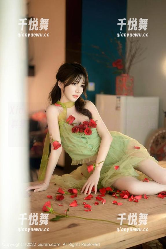 Xiuren秀人网-绯月樱-Chery Xiuren秀人网 - 绯月樱-Chery的美足写真集,下载后自己对照,看看差距有多远!