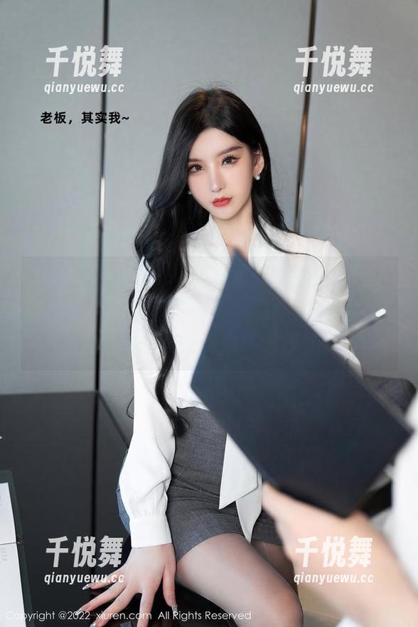 Xiuren秀人网-郑颖姗Bev Xiuren秀人网 - 就算水温很舒服,郑颖姗Bev在泳池里的每一个动作都暗藏玄机,观看起来很有趣噢!图包来啦!