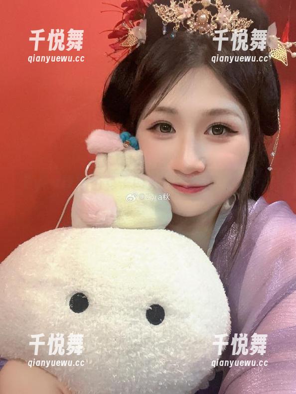 Zyra秋 Zyra秋黑色兔子图集:你能想象兔子也会参