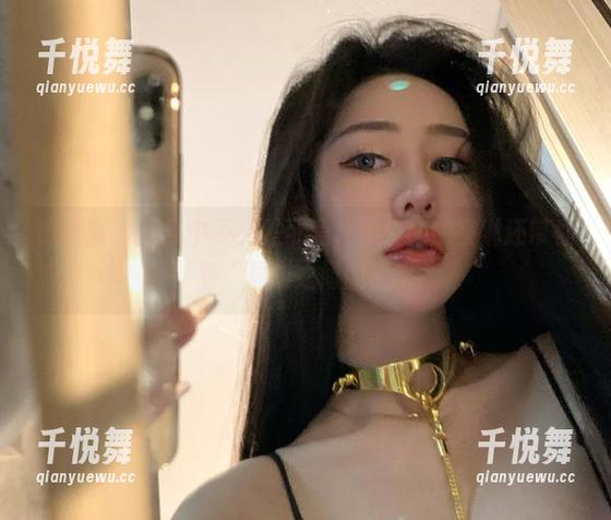 不爱笑的赛琳 微密圈 - 图集中不止是可爱,不爱笑的赛琳还带你看“眉眼之间的俏皮