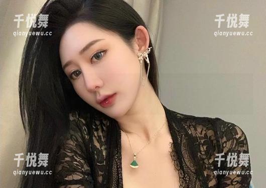 不爱笑的赛琳 微密圈 - 无圣光不怕,不爱笑的赛琳的嘉宾帖告诉我:真实就是力量