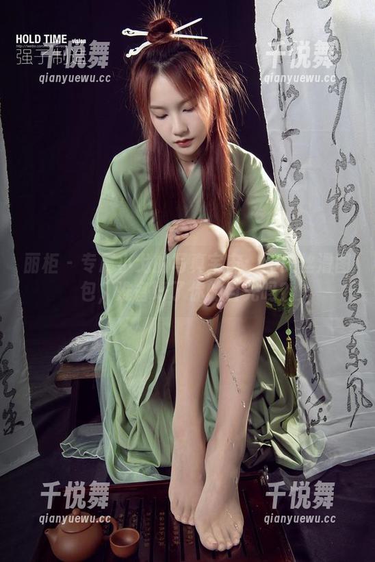 丽柜-小戈 丽柜 - 专属小戈的写真宇宙:甜美丝滑图包,准备好了你的目光吗?