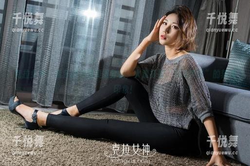 克拉女神-瑞莎 克拉女神 - 瑞莎的校园美图分享,火速打破“高冷学霸”的刻板印象!