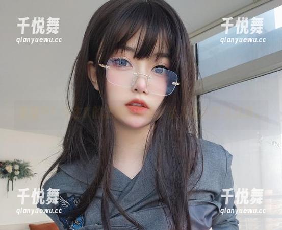 女主K 更新中!女主K的恶魔写真集,让人想尖叫又想逃。