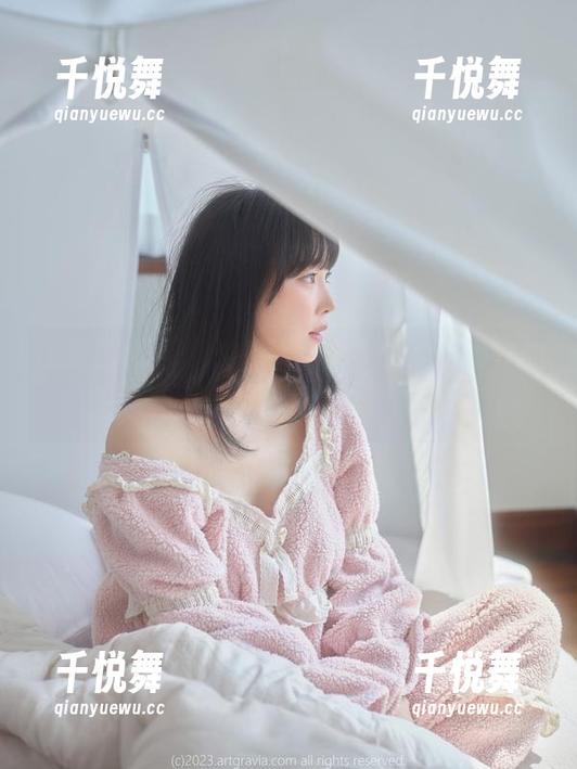 在姜仁卿(강인경)的图库里，温柔是最好的配角，对吧？
