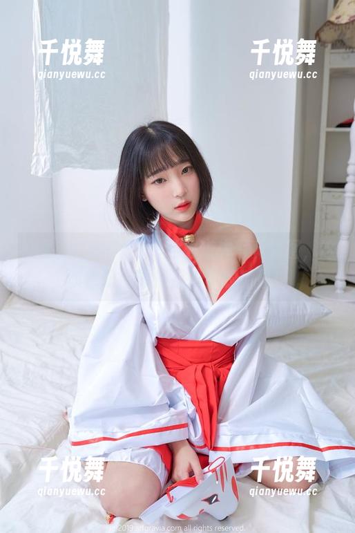 细看姜仁卿(강인경)的鲁道夫写真套图，这颜色配得像是万圣节的糖果！