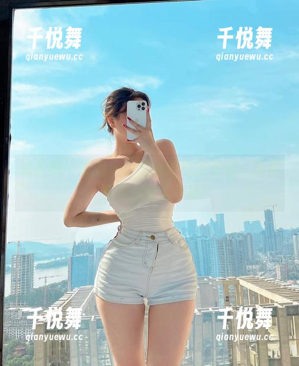 安妮yoo 微密圈 - 安妮yoo的豹纹写真资源:果然没有白瞎这身材