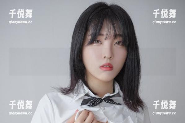 又一组婚纱写真，宋哈娜(송하나)你是要让我多愁善感吗？太美一定是不科学的。
