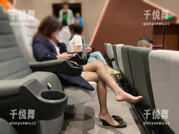 小仙女ELaine 微密圈 - 小仙女ELaine的比基尼在线,真心不忍心过意不去,画面太美我才不敢看!