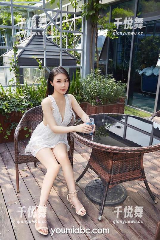 尤蜜荟-周波儿 尤蜜荟 - 周波儿的粉色写真,有时候你只是想下载,也许未必会真正欣赏它?