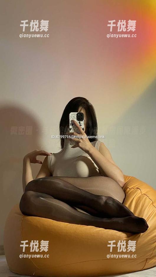 徐绾绾yyyy 微密圈 - 与徐绾绾yyyy在私房间隙漫步,清纯像薄雾一样轻盈