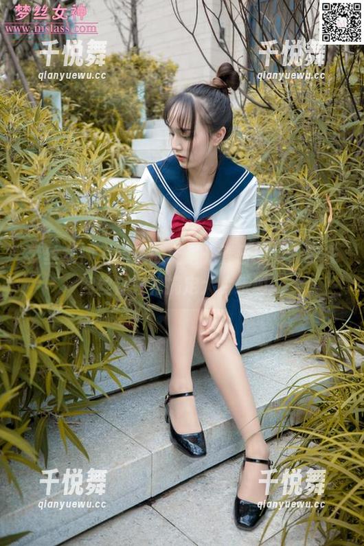 梦丝女神-琪琪 梦丝女神 - 琪琪的无圣光春日图集,粉衣肉丝袜轻松搞定大片乐趣!