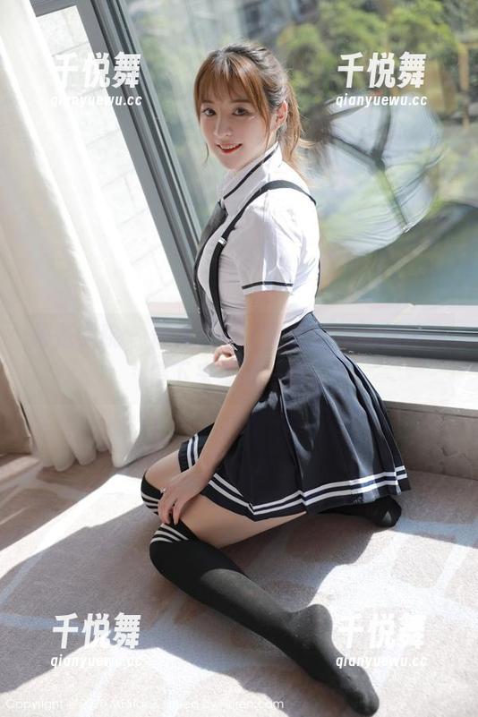 模范学院-星萌 模范学院 - 借着眼镜,星萌这作品总让人停下来细品一番。