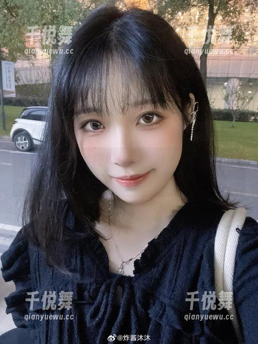 炸酱沐沐 套装晒照,炸酱沐沐来带货——点击下载你也能拥有!