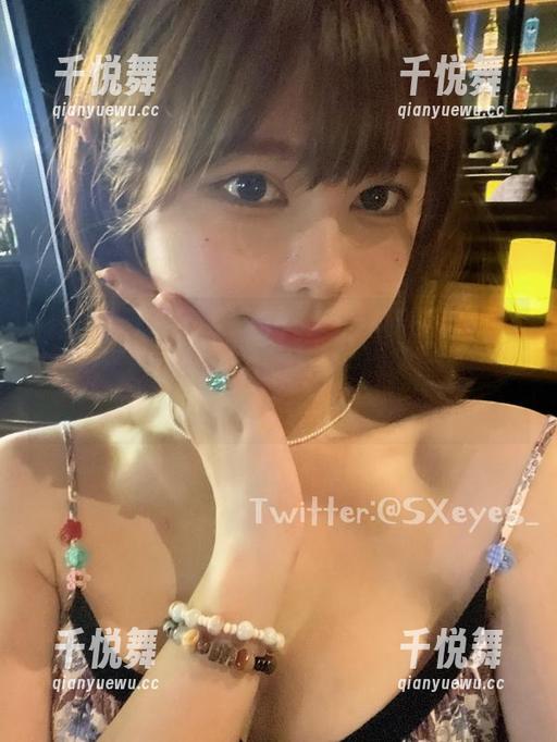 眼酱大魔王w 看眼酱大魔王w的2018年眼眼五月六月写真,整组图片都蕴含了一种说不出的骚动