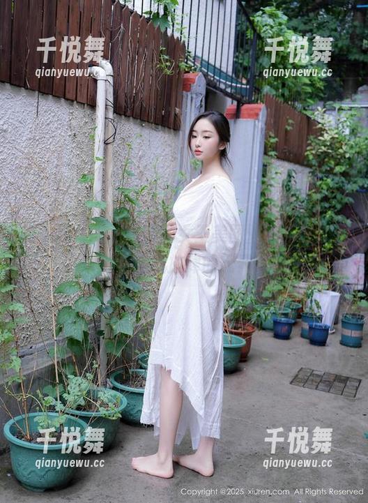 秀人网-是小逗逗 秀人网 - 是小逗逗的女王美图壁纸,包含了多少稍显放肆的元素?