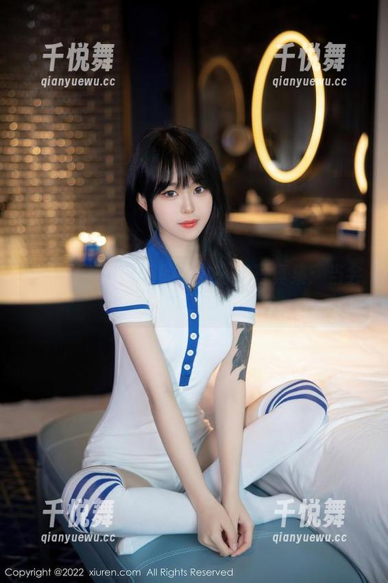 秀人网-瑶啊摇的瑶 秀人网 - 瑶啊摇的瑶办公室写真集:当会议室变成了她的舞台