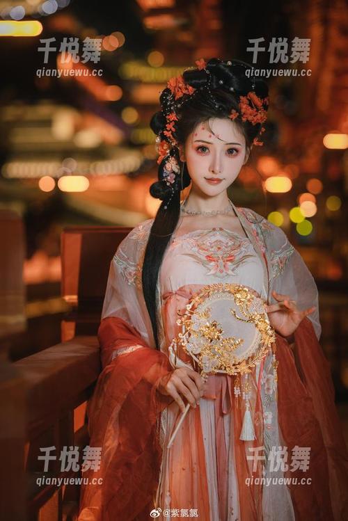 紫氯氯 福利时间,紫氯氯的透明原图只让你觉得心中无数个问号...