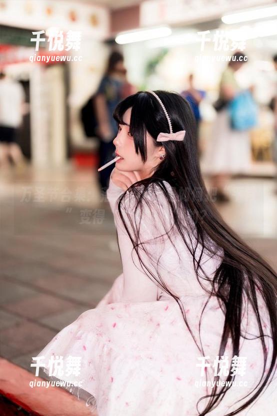 落落Raku 万圣节合集:落落Raku是如何把“平常”变得“难以忘怀”的?