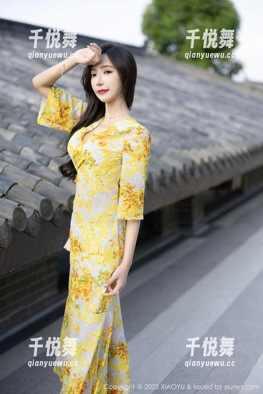 语画界-杨晨晨sugar 语画界 - 听说杨晨晨sugar的短裙有隐藏的资源和套图,求解密!