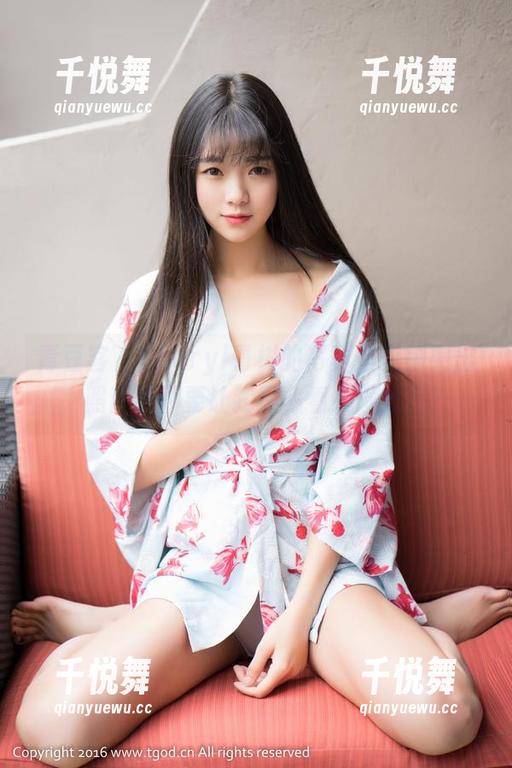 青豆客-Cheryl青树 青豆客 - Cheryl青树的写真里美腿突出,照片要不要让我再多看几遍才行?