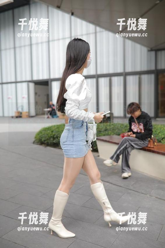 魔镜街拍-婷婷 魔镜街拍 - 粉裙、销售主管、高清原图,这组合太意外了!婷婷的工作碎片就是这样?